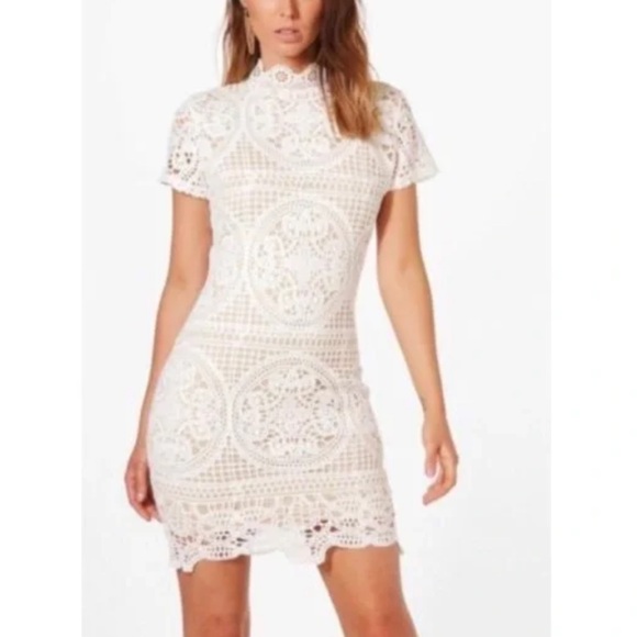 Boohoo Dresses & Skirts - BOOHOO CROCHET LACE BODYCON DRESS